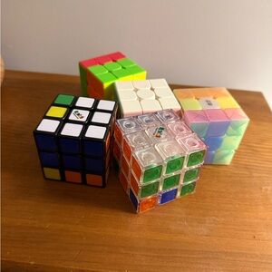 Lot of 5 Rubik’s Cubes